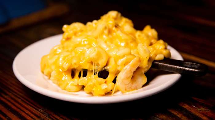 A plate of macaroni and cheese